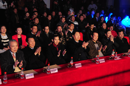 1、2012年12月1日,由中國國際文化傳播中心主辦,北京市體育局和盛華國際武術(shù)俱樂部承辦的“中國搏擊•十年