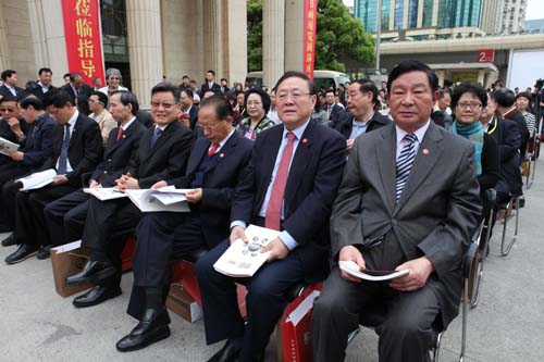 2、中國國際文化傳播中心第一副主席唐天標、副主席胡彥林、張黎、喻林祥、沙祖康,執(zhí)行主席龍宇翔等領(lǐng)導出席展覽會。.jpg