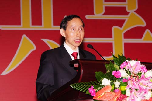4、中國國際文化傳播中心執(zhí)行主席龍宇翔在紀(jì)念活動(dòng)上發(fā)表講話。.jpg