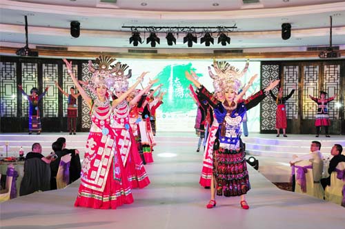 2、選手們展示了青年女性健康向上、積極進(jìn)取的青春風(fēng)采.jpg