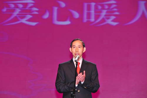 1、12月3日,2013國(guó)際殘疾人日主題演出《共享中國(guó)夢(mèng) 愛(ài)心暖人間》在京舉辦,中國(guó)國(guó)際文化傳播中心執(zhí)行主席、中國(guó)愛(ài)心工