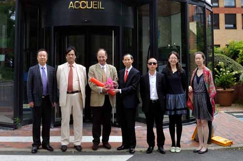 龍主席會見瓦茲河谷省副省長米歇爾·蒙達(dá)爾多2.jpg