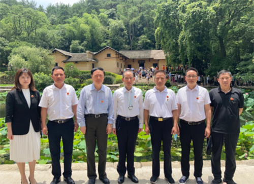 3合影.jpg