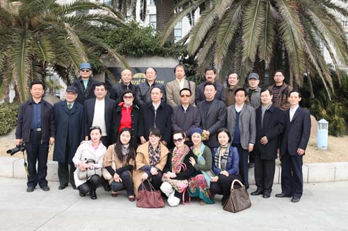 1、2011年2月26日至28日,由中國國際文化傳播中心組織的“中國藝術(shù)家走進上海新農(nóng)村”采風活動在上海奉賢區(qū)南橋鎮(zhèn)舉行